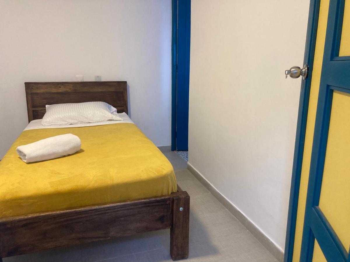 Hostal Casa Lantana La Candelaria Богота Экстерьер фото
