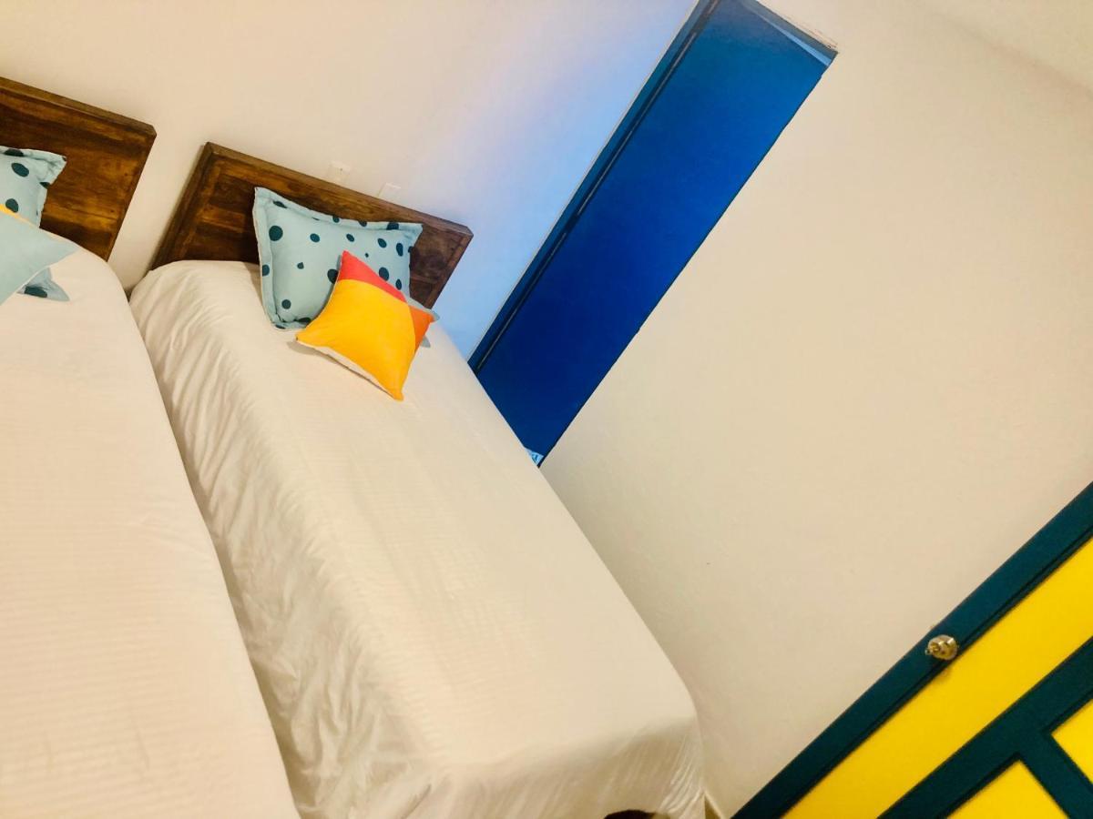 Hostal Casa Lantana La Candelaria Богота Экстерьер фото