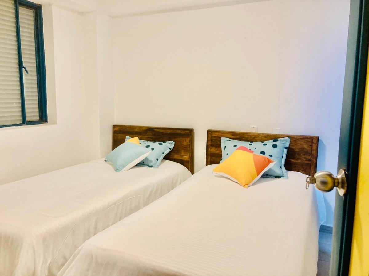 Hostal Casa Lantana La Candelaria Богота Экстерьер фото